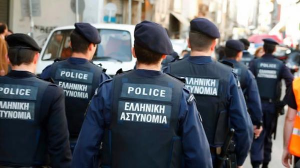 Με απόφαση Χρυσοχοΐδη αναστέλλονται όλες οι άδειες των αστυνομικών