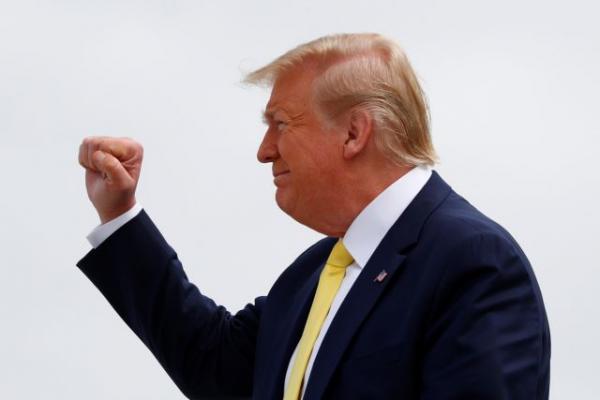 Κοροναϊός στις ΗΠΑ : Καθησυχαστικός ο Τραμπ μετά το κραχ στην Wall Street