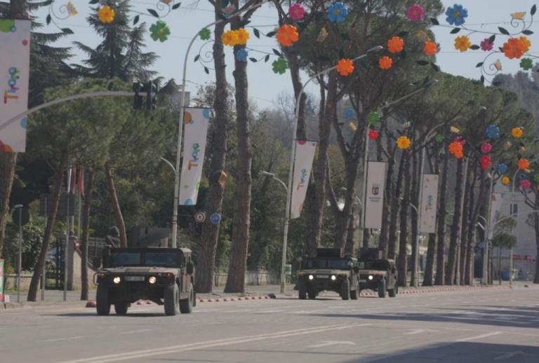Κοροναϊός : Στρατιωτικός νόμος για 40 ώρες στην Αλβανία