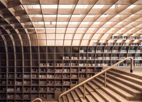 Μια ιστορική εκκλησία μετατρέπεται σ’ ένα εντυπωσιακό βιβλιοπωλείο