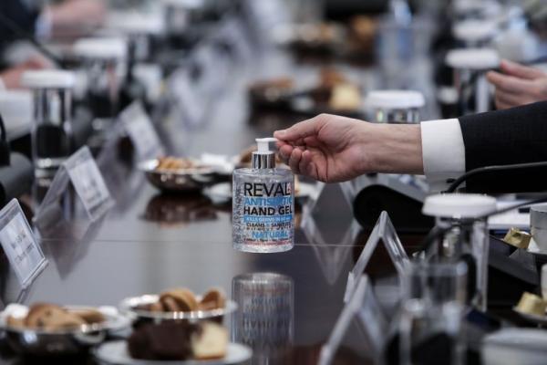 Κοροναϊός : Το πολιτικό σύστημα σε… καραντίνα