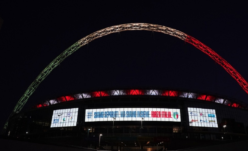 Υπέροχη κίνηση: Το «Γουέμπλεϊ» φωταγωγήθηκε με τα χρώματα της Ιταλίας!