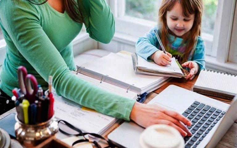 Κοροναϊός: Άδεια ειδικού σκοπού στους γονείς με πλήρεις αποδοχές – Πώς θα χορηγηθεί