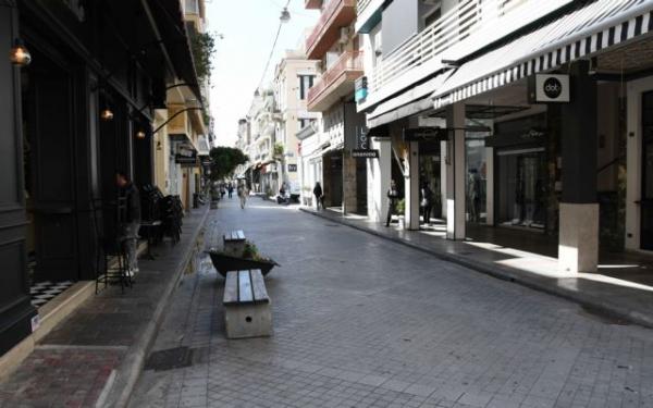 Κοροναϊός : «Ενημερώνεται και αποφασίζει ο πρωθυπουργός» λέει ο Πέτσας για το lockdown