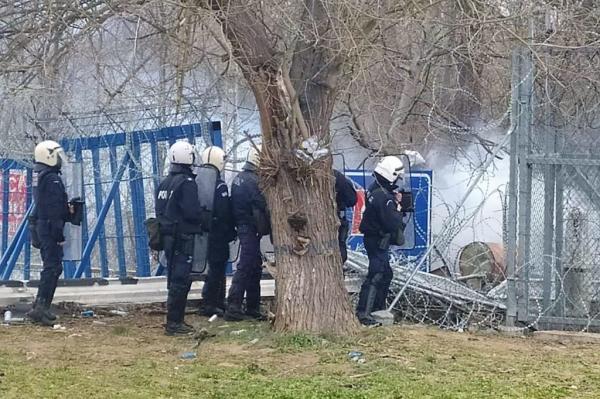 Έβρος: Βίντεο από τις δράσεις των Ενόπλων Δυνάμεων δείχνουν τη στήριξη των Τούρκων στους πρόσφυγες