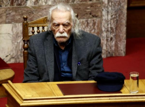 Ο πολιτικός κόσμος αποχαιρετά τον Μανώλη Γλέζο