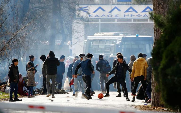 NYT: Ασκήσεις ισορροπίας από την ΕΕ – Στηρίζει την Ελλάδα, προσπαθεί να κατευνάσει την Τουρκία