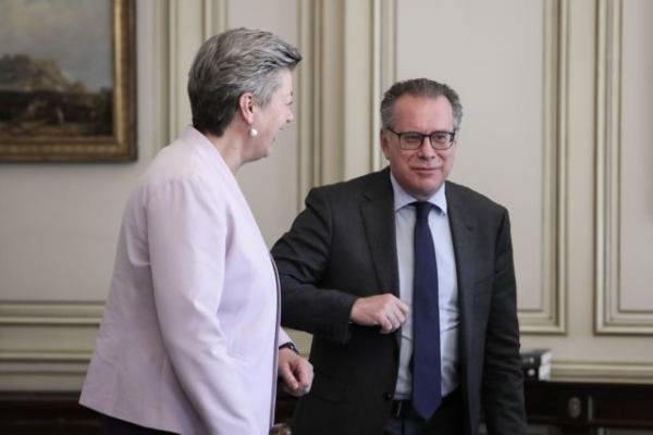 Κοροναϊός – Κουμουτσάκος : Ζητήσαμε 100 εκ. ευρώ από την ΕΕ για τις προσφυγικές δομές