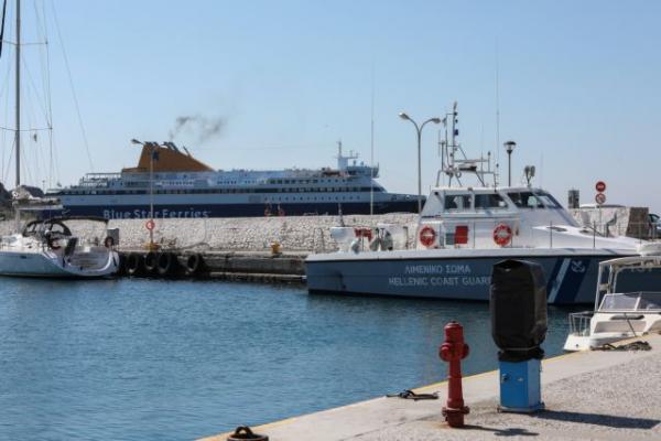 Πέτσας: Εξετάζονται μέτρα περιορισμού σε πτήσεις και ακτοπλοϊκά δρομολόγια