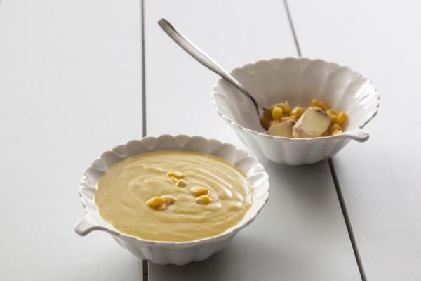 Καλαμποκόσουπα με κάρι και τζίντζερ