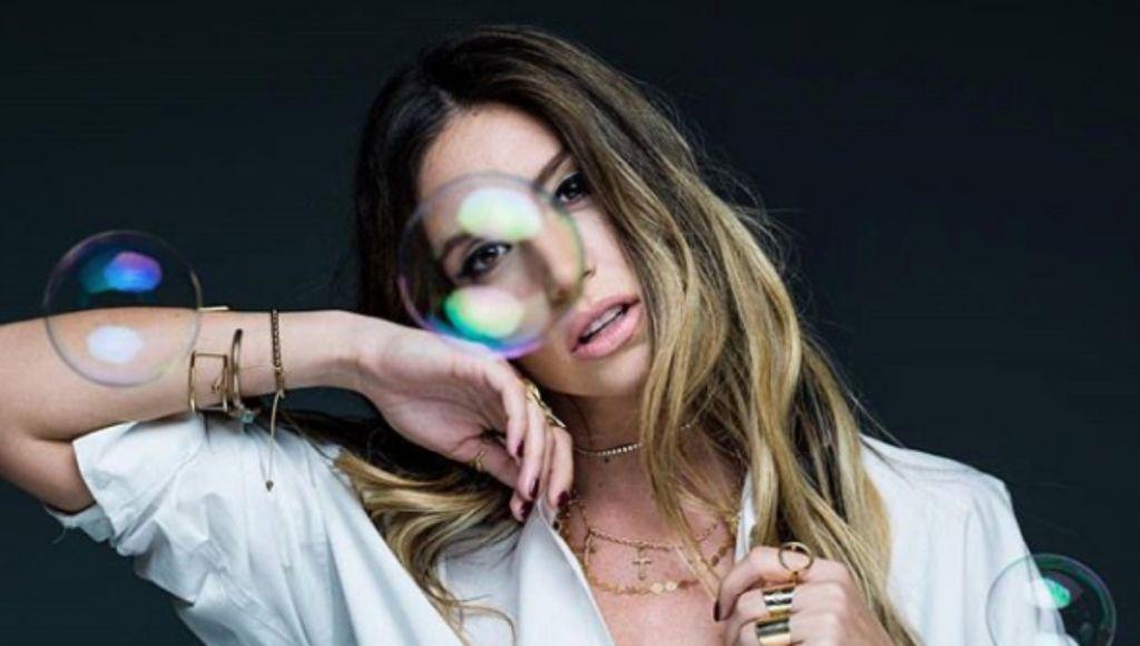 Αθηνά Οικονομάκου: Ο γιος της προδίδει την πραγματική της ηλικία σε βίντεο!