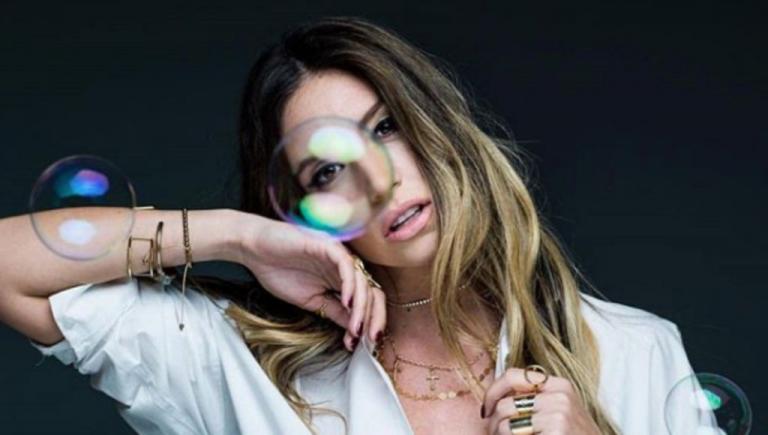 Αθηνά Οικονομάκου: Ο γιος της προδίδει την πραγματική της ηλικία σε βίντεο!