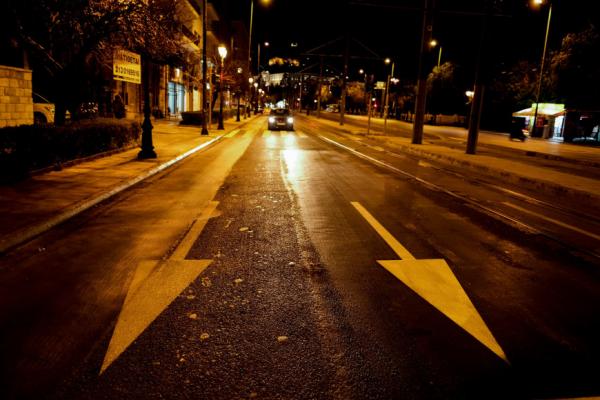 Κοροναϊός : Πόλη – φάντασμα η Αθήνα το βράδυ του Σαββάτου [Εικόνες]