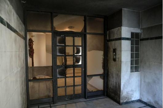 Οι «Αναρχικές Ομάδες Νυχτερινών Επισκέψεων» πίσω εμπρηστικές επιθέσεις σε σπίτια δημοσιογράφων και πολιτικών