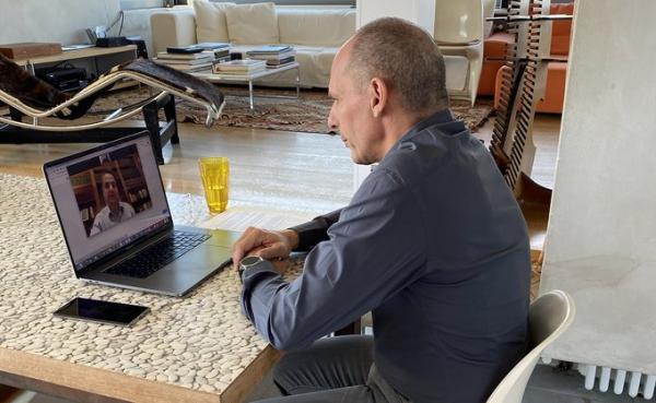 Κοροναϊός : Ο Βαρουφάκης συνέστησε στο Μητσοτάκη να μην μιλάει για πόλεμο