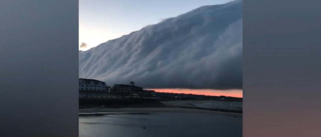 Έρχεται… η Αποκάλυψη; Ανατριχιαστικό βίντεο με σύννεφο που «καταπίνει» τις ΗΠΑ