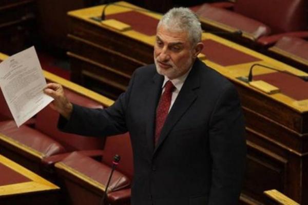 Πρώην βουλευτής ΝΔ Λέσβου: Πρέπει να μπει τέλος στα τάγματα εφόδου στο νησί