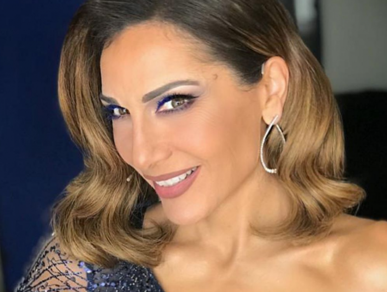 Δέσποινα Βανδή : Γιορτινή απόδραση με διάσημους φίλους και τα παιδιά της