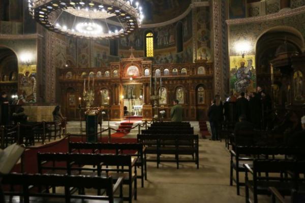 Συνελήφθη ο Μητροπολίτης Κυθήρων – Τέλεσε λειτουργία