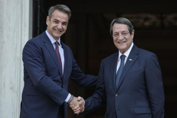 Τηλεφωνική επικοινωνία Μητσοτάκη – Αναστασιάδη : Κοινές οι προκλήσεις που αντιμετωπίζουν Ελλάδα και Κύπρος