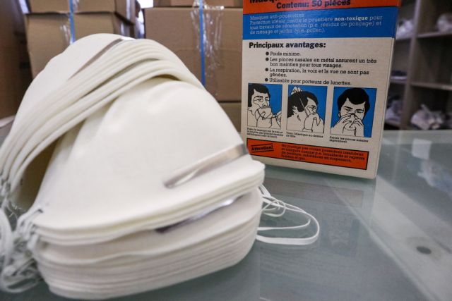 Κοροναϊός : Διακόσιες χιλιάδες μάσκες που έχει παραγγείλει η Ιταλία μένουν μπλοκαρισμένες στην Άγκυρα