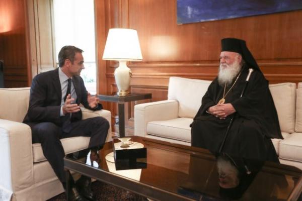 Νέα μέτρα για τον κοροναϊό : «Κλείσιμο συνόρων» και αίτημα προς την Εκκλησία