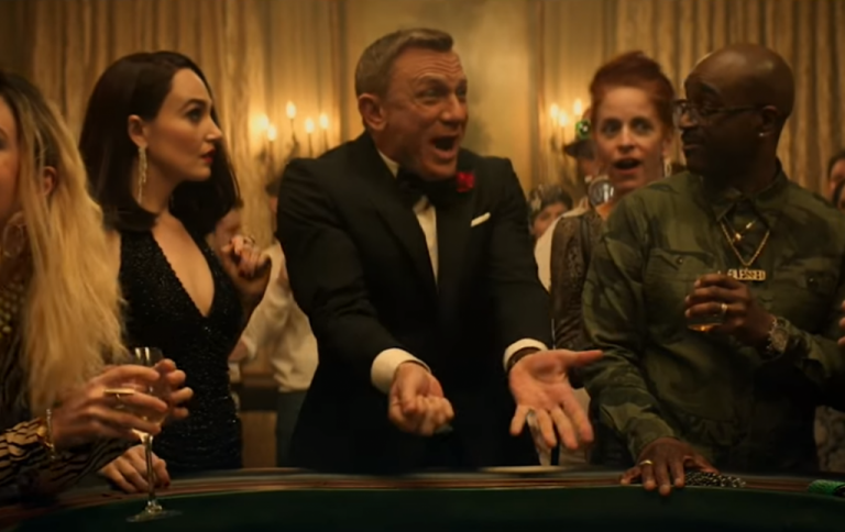 Ντάνιελ Κρεγκ: Ξεσαλώνει σε καζίνο και γκρεμίζει το μύθο του Τζέιμς Μποντ