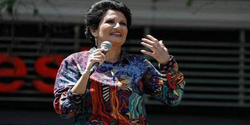 Η Πρωτοψάλτη, η στρατευμένη Τέχνη και τα πολιτικά «όρνεα»