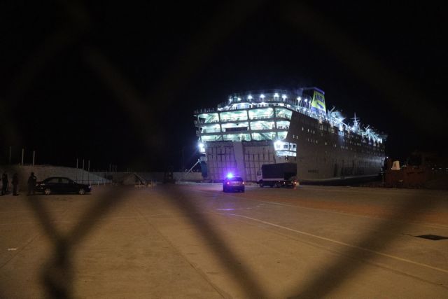 Κατέπλευσε σε ειδική προβλήτα στον Πειραιά το «Ελευθέριος Βενιζέλος»