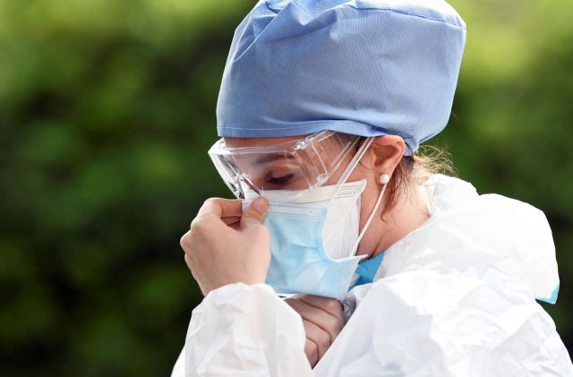 Κοροναϊός: Σταθερά ψηλά τα κρούσματα, μειώνονται οι νεκροί στην Ιταλία