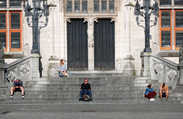 Kοροναϊός και επόμενη μέρα στην Ευρώπη: Ήρθε για να μείνει το social distancing