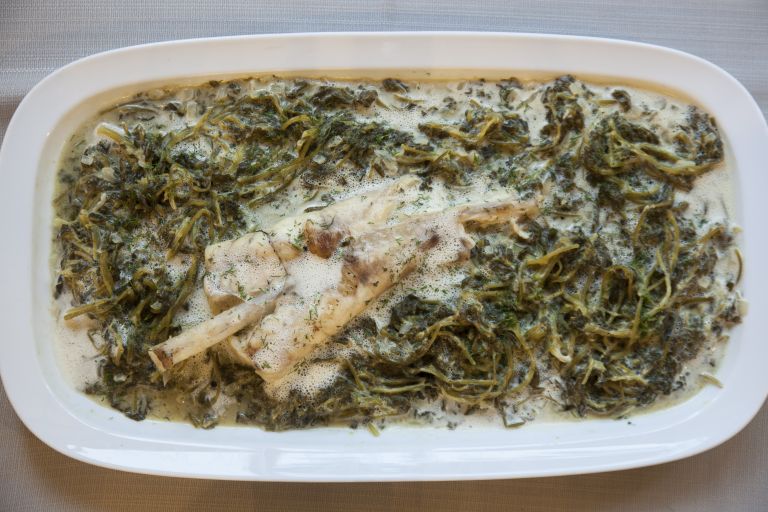 Πεσκανδρίτσα με άγρια χόρτα και μυρωδιές αβγολέμονο