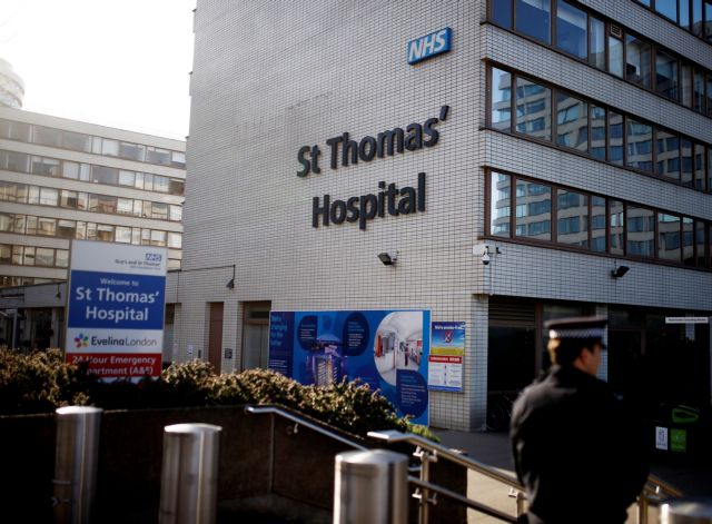 Παραμένει στην εντατική ο Μπόρις Τζόνσον – Οι φήμες για διάγνωση μέσω… βιντεοκλήσης