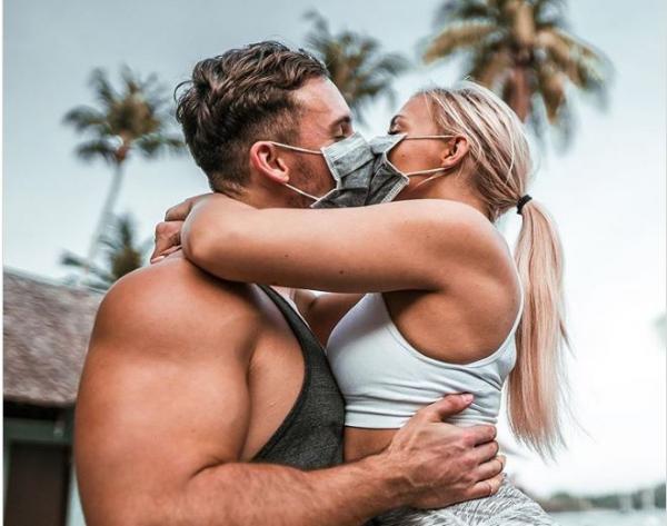 Ο κοροναϊός φέρνει το τέλος των influencers – Γιατί οι διάσημοι εξοργίζουν