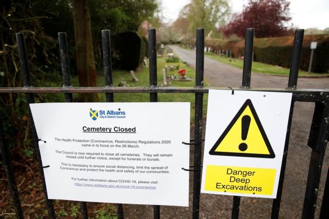 Κοροναϊός: Νέος τραγικός απολογισμός στη Βρετανία – 596 νεκροί σε 24 ώρες