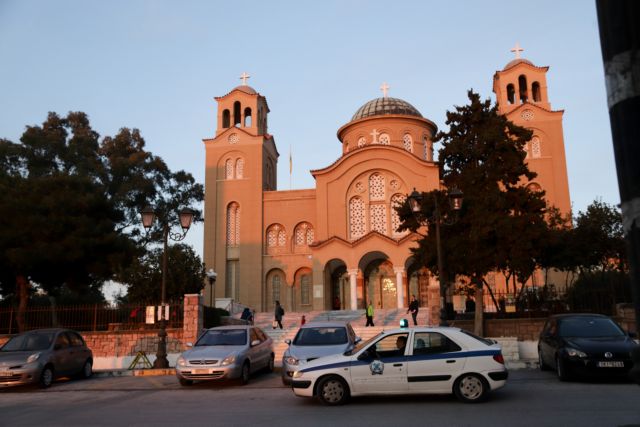 Πάσχα: Σχεδίαζαν εισβολή σε εκκλησία – Βρέθηκαν μολότοφ, κροτίδες και λοστός