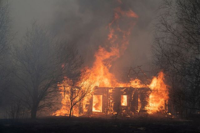 Τσερνόμπιλ: Αποκαλυπτικές εικόνες μετά την καταστροφική πυρκαγιά