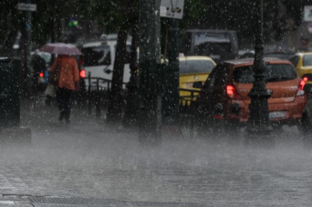 Βροχές και τσουχτερό κρύο τη Δευτέρα – Χιόνια ακόμα και στην Αττική