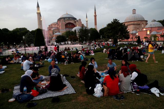 Κοροναϊός: Νέο τριήμερο «λουκέτο» σε 31 τουρκικές πόλεις ανακοίνωσε ο Ερντογάν