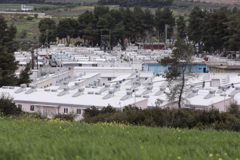 Κοροναϊός : Σε καραντίνα στο καμπ Ριτσώνας η γυναίκα που γέννησε