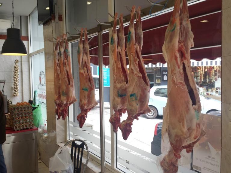 Πάσχα : Αυξημένες οι παραγγελίες στα κρεοπωλεία – Οι τιμές των αμνοεριφίων
