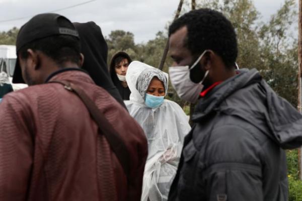 Κοροναϊός : Συναγερμός στα καμπ μετά την καραντίνα στη Ριτσώνα – Κωφεύει η κυβέρνηση στις εκκλήσεις για αποσυμφόρηση