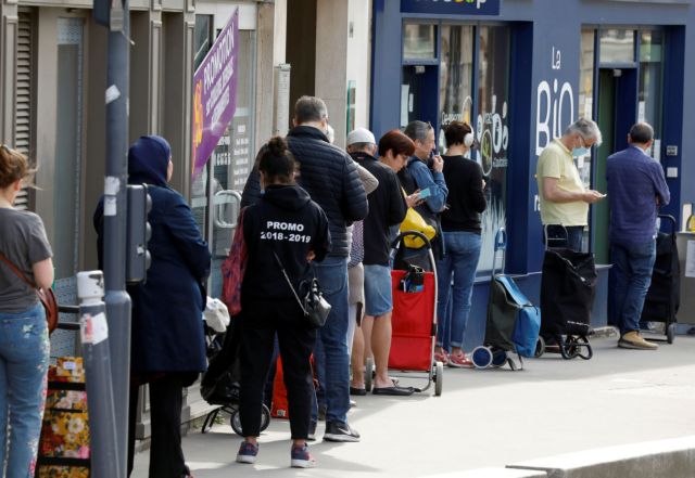 Γαλλία: Η καραντίνα οδήγησε τους φοιτητές στα συσσίτια