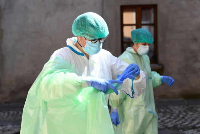 Κοροναϊός – Ιταλία: 420 νεκροί, οι λιγότεροι θάνατοι σε μια μέρα από τις 19 Μαρτίου