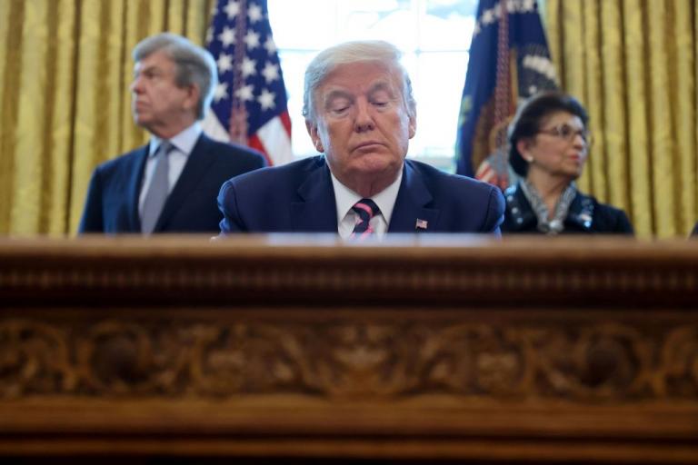 Απατεώνας που πουλά χλωρίνη ως θεραπεία είχε στείλει επιστολή στον Τραμπ την περασμένη εβδομάδα