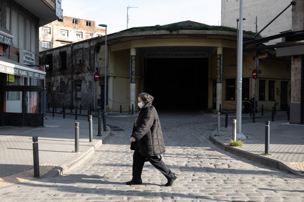 Κοροναϊός: Τι αλλάζει από τη Δευτέρα - Οσα πρέπει να γνωρίζουμε για τα μέτρα