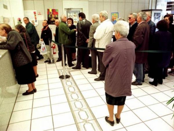 Σε διαφορετικές ημερομηνίες η καταβολή συντάξεων για αποφυγή συνωστισμού