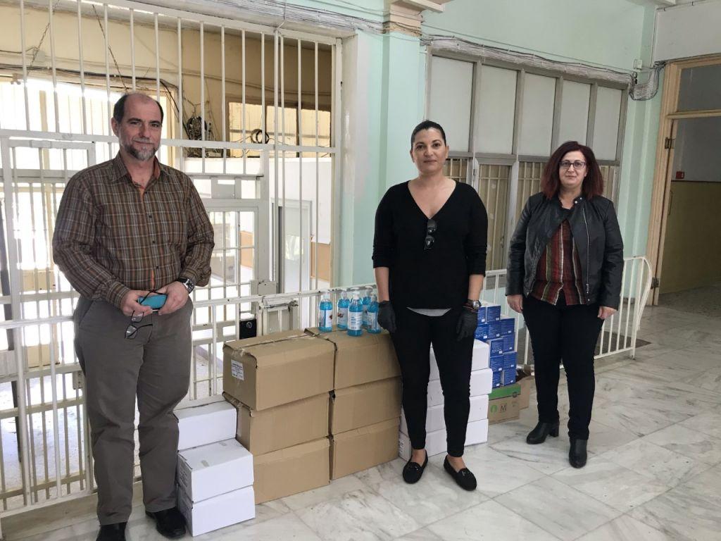 Περιφερειακή Ενότητα Πειραιά : Μοίρασε είδη προστασίας σε υπηρεσίες και φορείς που βρίσκονται στην πρώτη γραμμή