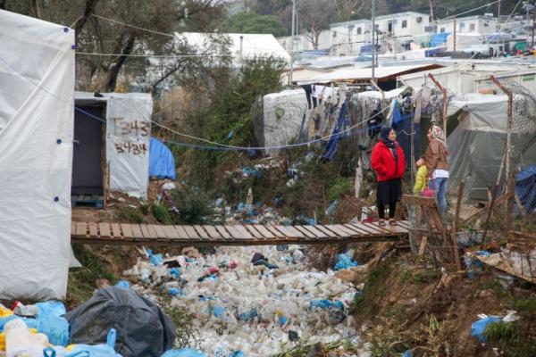 Προσφυγικό : Από τη Λέσβο στη Β. Ελλάδα μεταφέρονται 139 πρόσφυγες