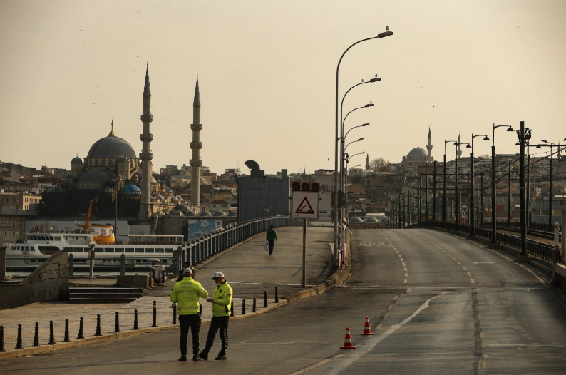 Κοροναϊός : Μετά το χάος, άδειασαν οι δρόμοι στην Τουρκία λόγω lockdown